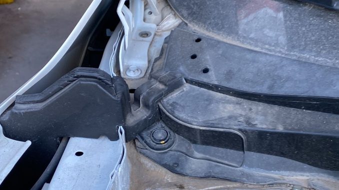 Honda Civic 2012-2016 FC5 Çıkma Kaput Menteşesi