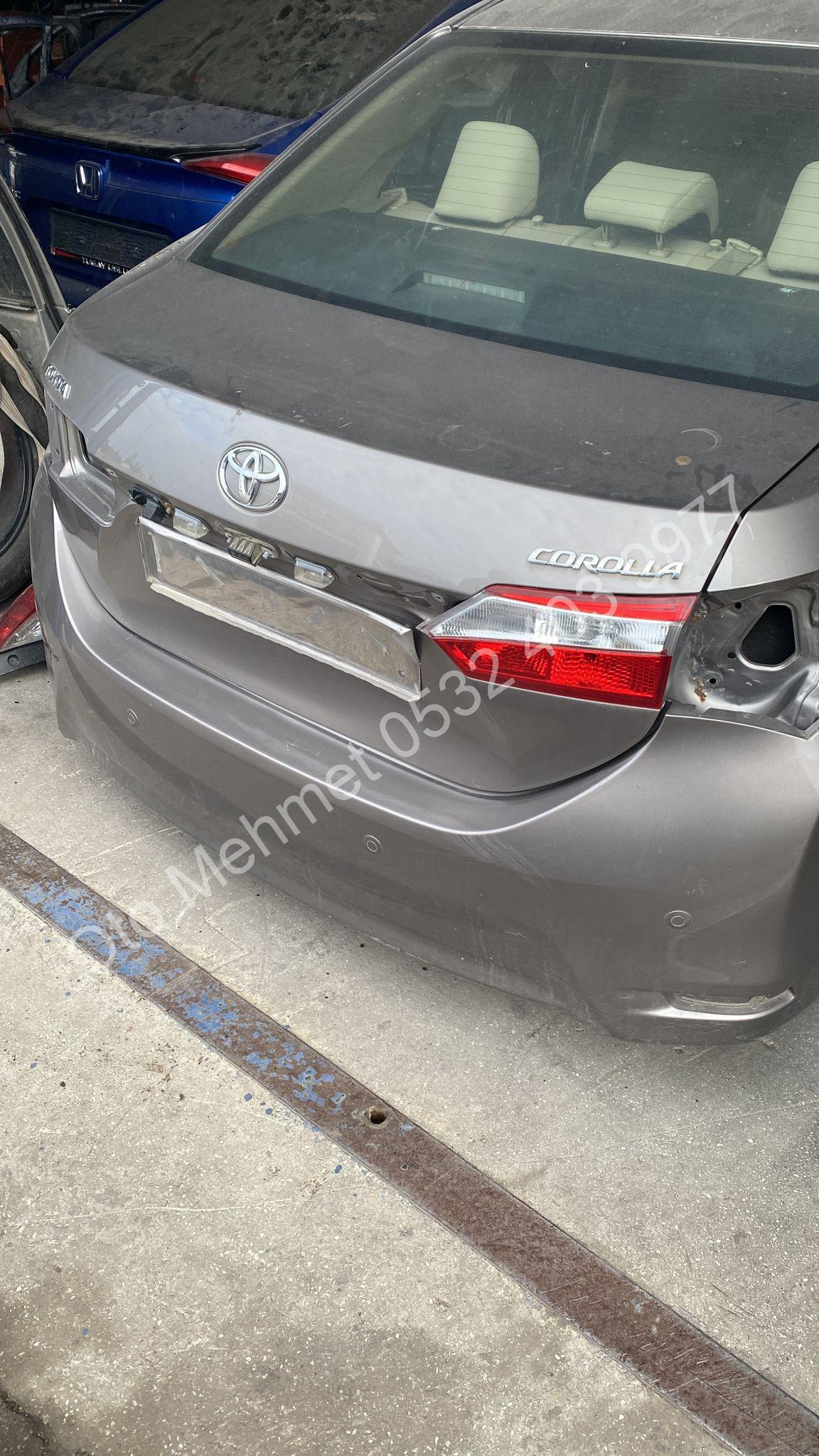 Toyota Corolla 2013-2018 Çıkma Füme Hatasız Bagaj Kapağı