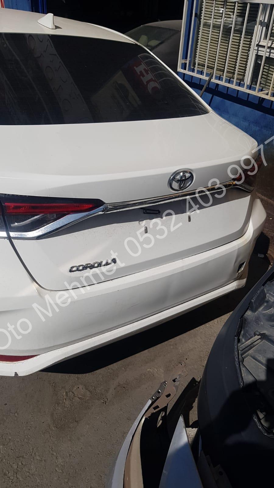 Toyota Corolla 2019-2021 Çıkma Beyaz Arka Bagaj